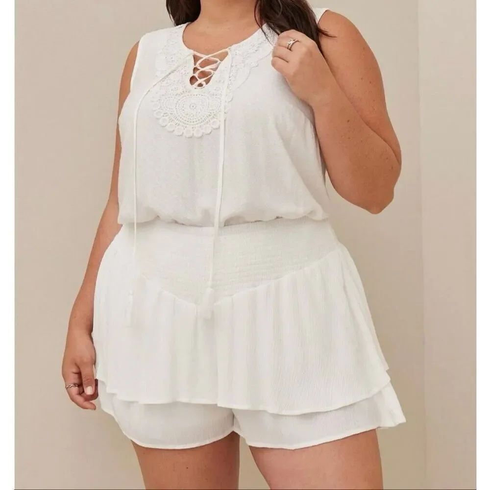 Torrid 3.5 Inch Short Gauze High-Rise Ruffle Hem Short White Plus Size 2 Summer